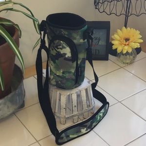 ‘RoryTory’ Insulated Bottle Carrier w/Zipper Pouch